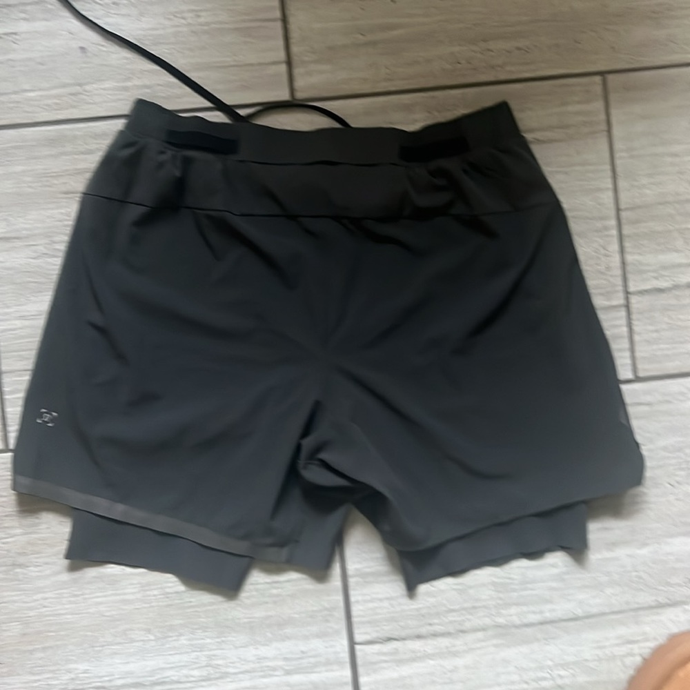 Lululemon Surge Short 6” - Size Large - Picture 2 of 6